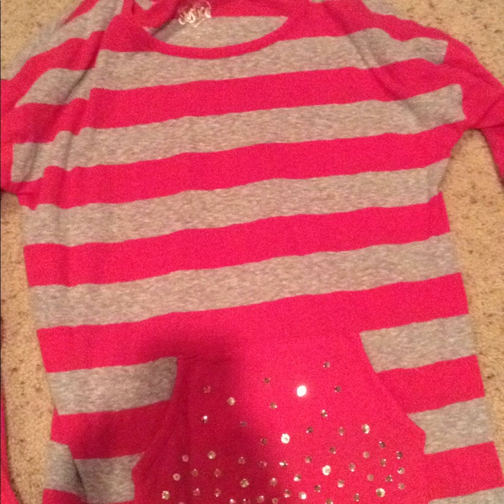 Long sleeve tee shirt